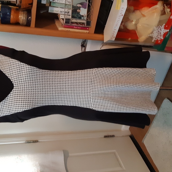 Sharagano dress - Picture 2 of 6